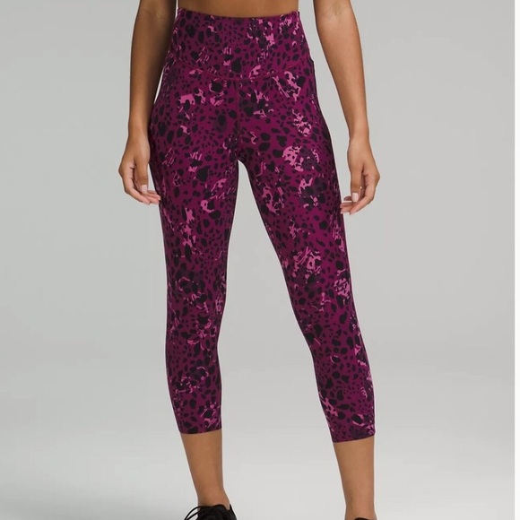 Lululemon Base Pace High-Rise Crop 23"
Cheetah Camo Magenta Purple Size 2 - Picture 7 of 12